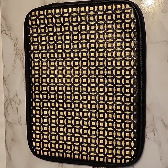 Fashionation duchess black and gold 10.2" tablet or laptop sleeve - NEW - Picture 2 of 6